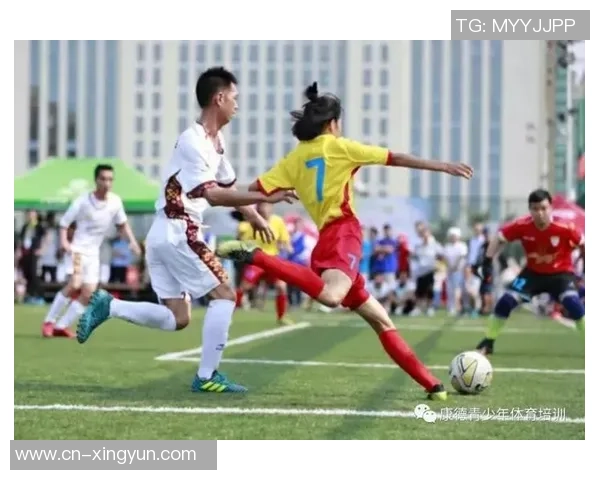 琼中足球教练肖山：带领年轻球员追逐梦想的执着与热情